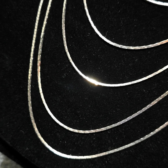 5-Layer Multi Strand Silver Tone Tiered Necklace, Like New, Formal, Single Clasp - Picture 4 of 14